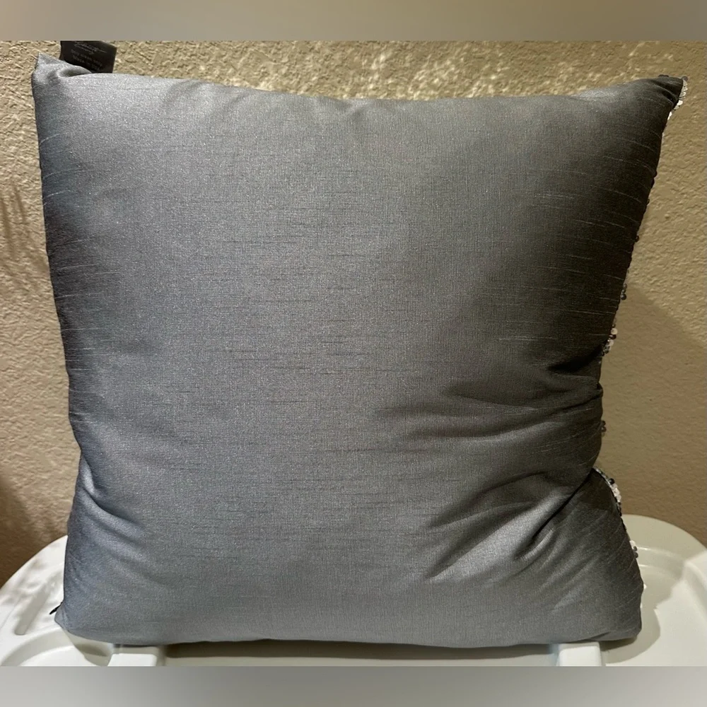 NWOT Aviva Stanoff Square Silver Sequin & Sequin Pillow w/zipper. Down pillows
